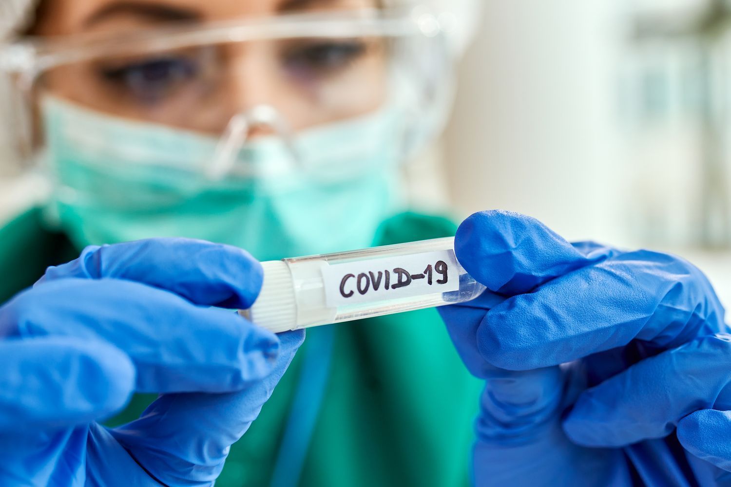 ВОЗ предупредила о распространении нового штамма коронавируса