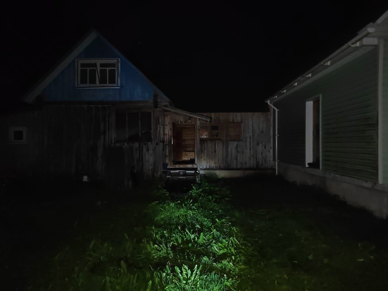 В Пряжинском районе ночью загорелся жилой дом