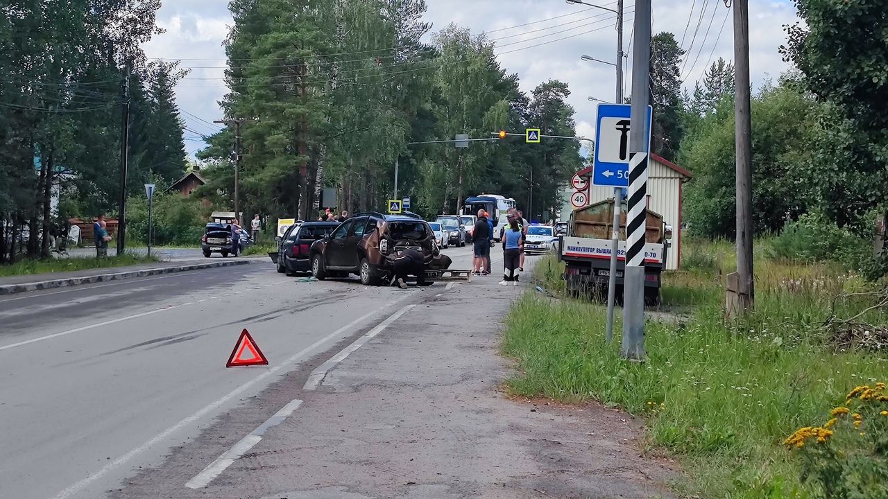 Несколько автомобилей столкнулись в Лахденпохском районе
