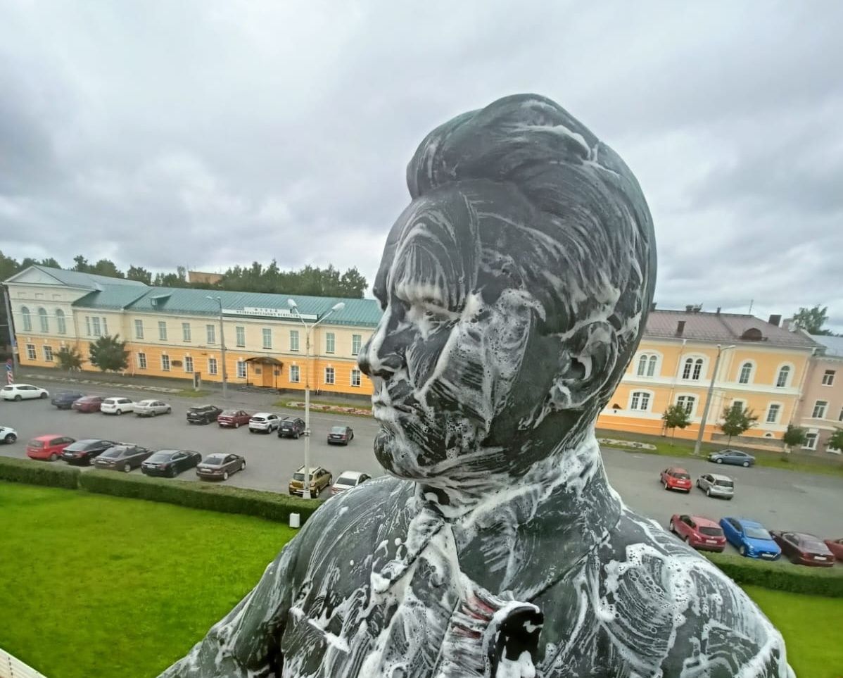 В Петрозаводске отмоют пять памятников