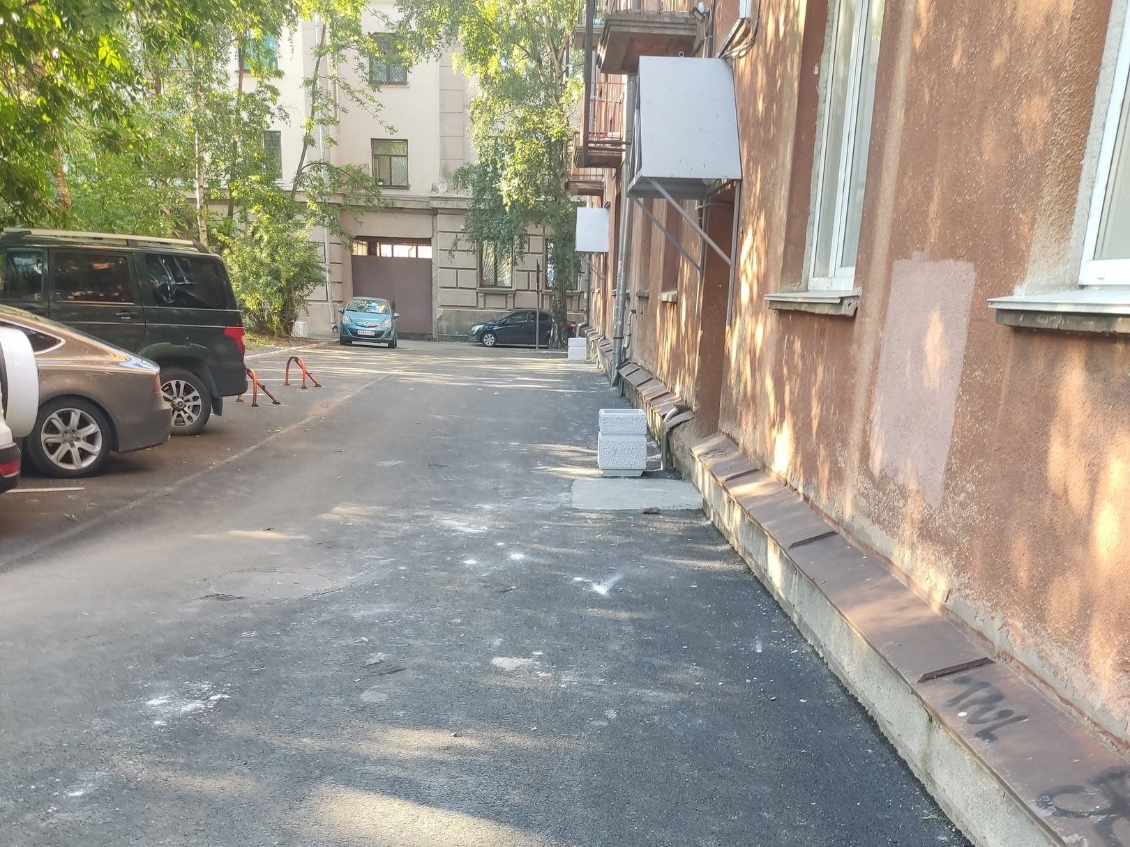 В Петрозаводске приводят в порядок 50 придомовых территорий