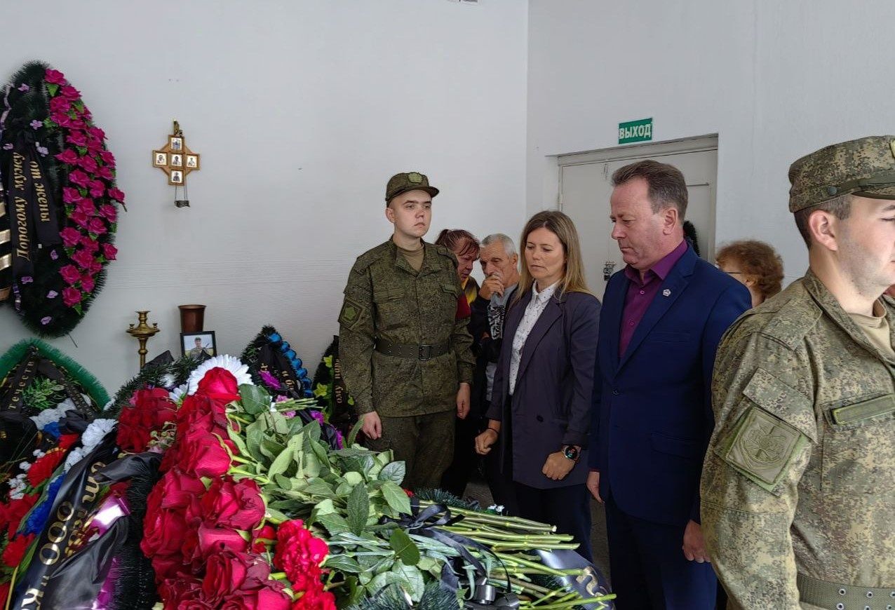 В Карелии простились с бойцом, который прикрыл собой офицера во время обстрела