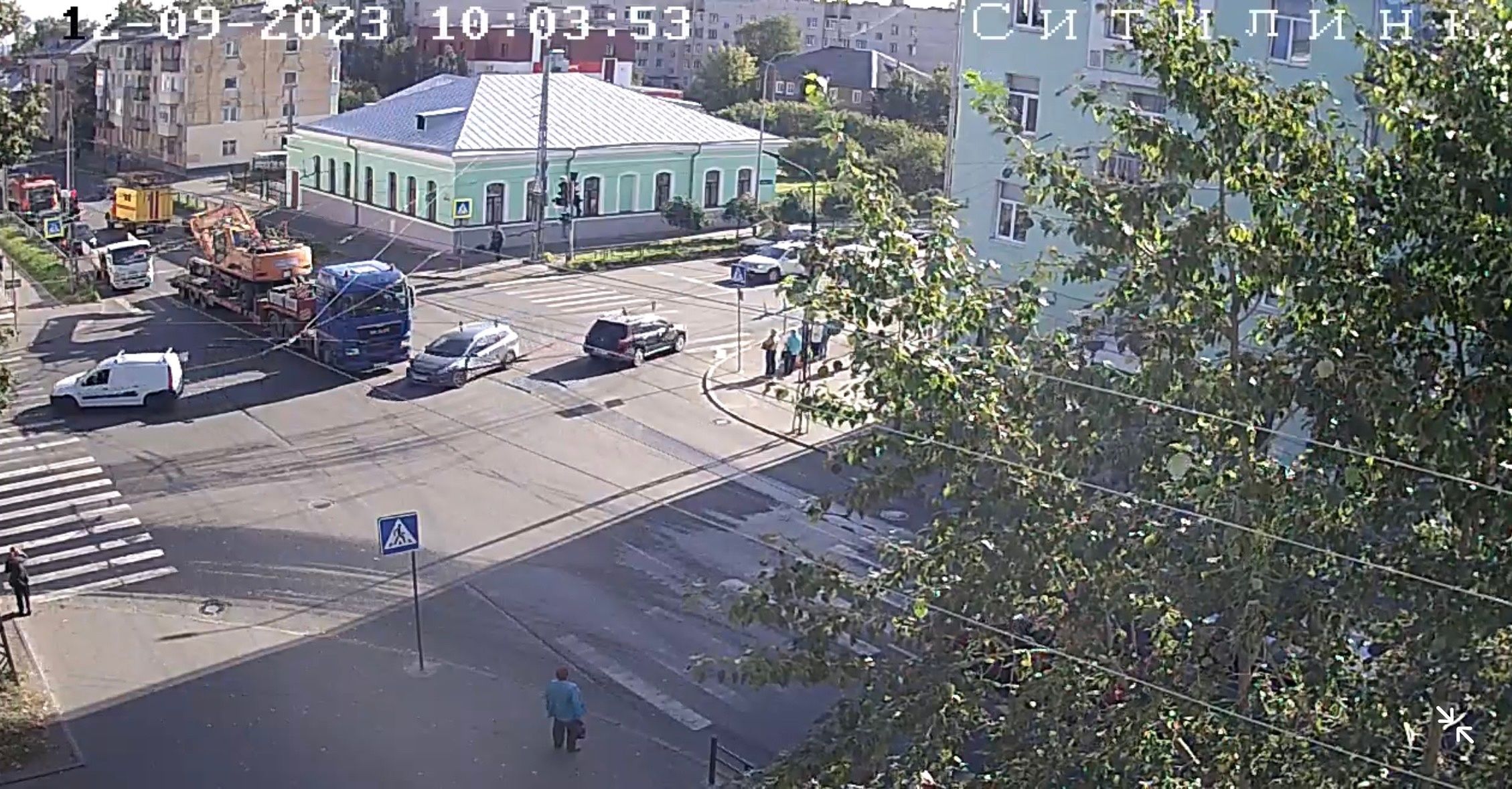 В Петрозаводске утром произошел обрыв троллейбусных проводов