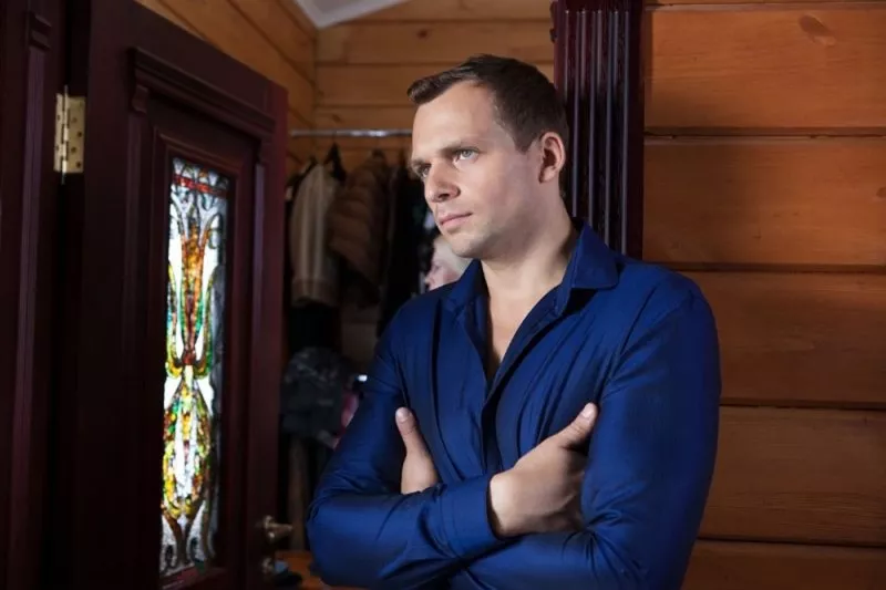 Актер Алексей Янин не умер, он находится в реанимации в тяжелом состоянии