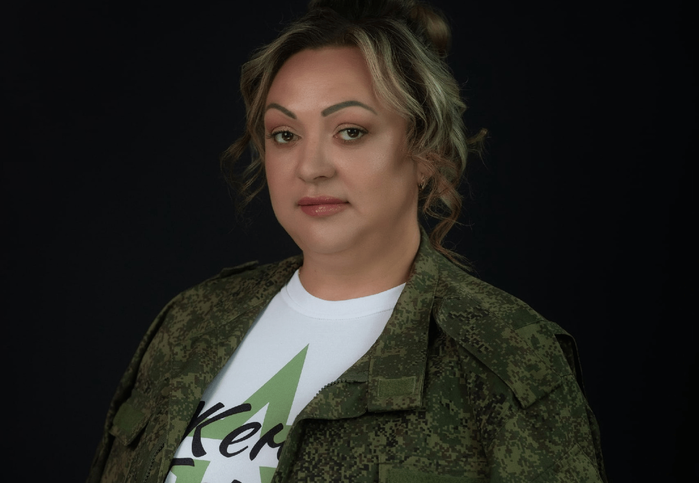 Жены, невесты, матери и сестры бойцов СВО могут сфотографироваться в военной форме