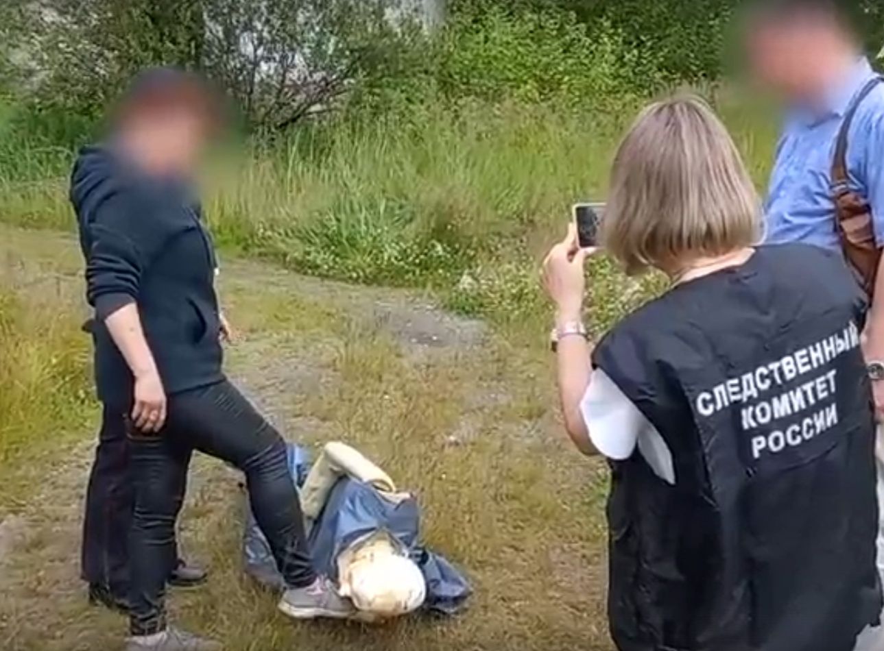 Жительница Карелии показала, как до смерти избила знакомого