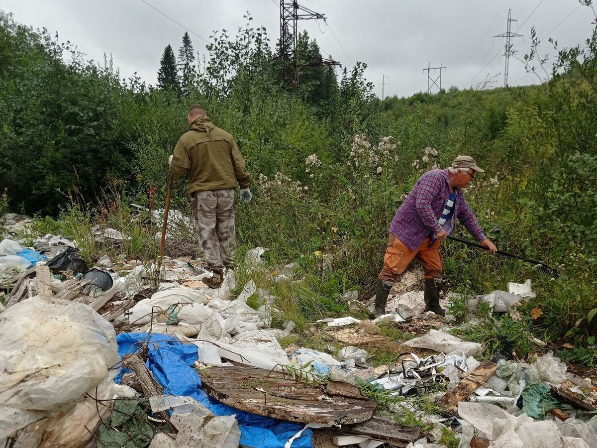 Сотрудникам сортавальского лесничества пришлось убрать несанкционированную свалку