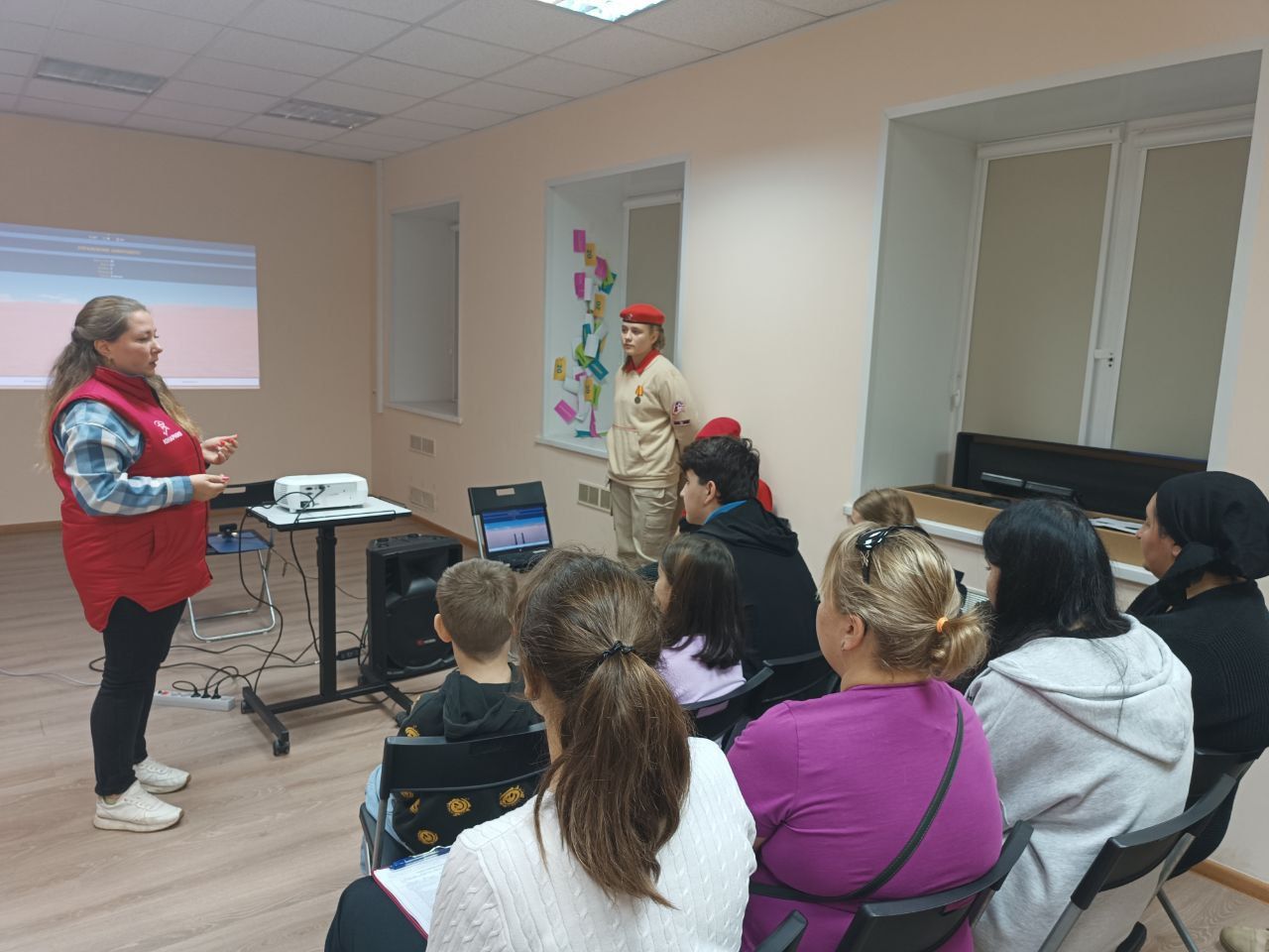 Семьи участников СВО побывали на экскурсии в Доме Юнармии