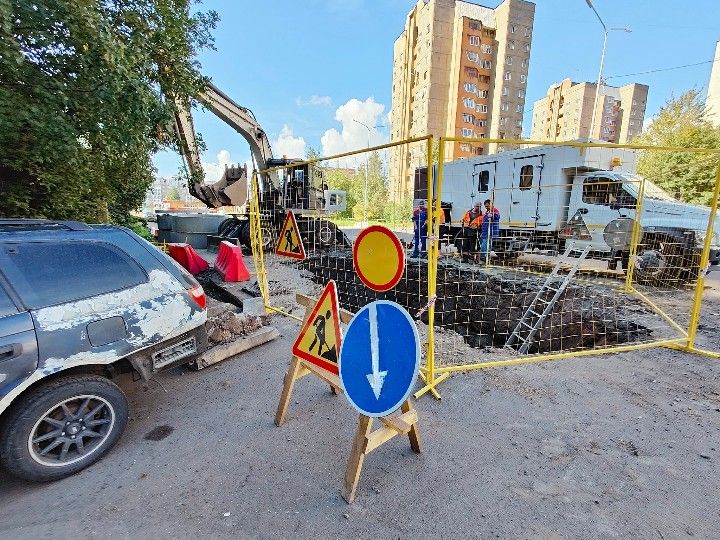 В Петрозаводске водители убирают дорожные знаки ради парковки