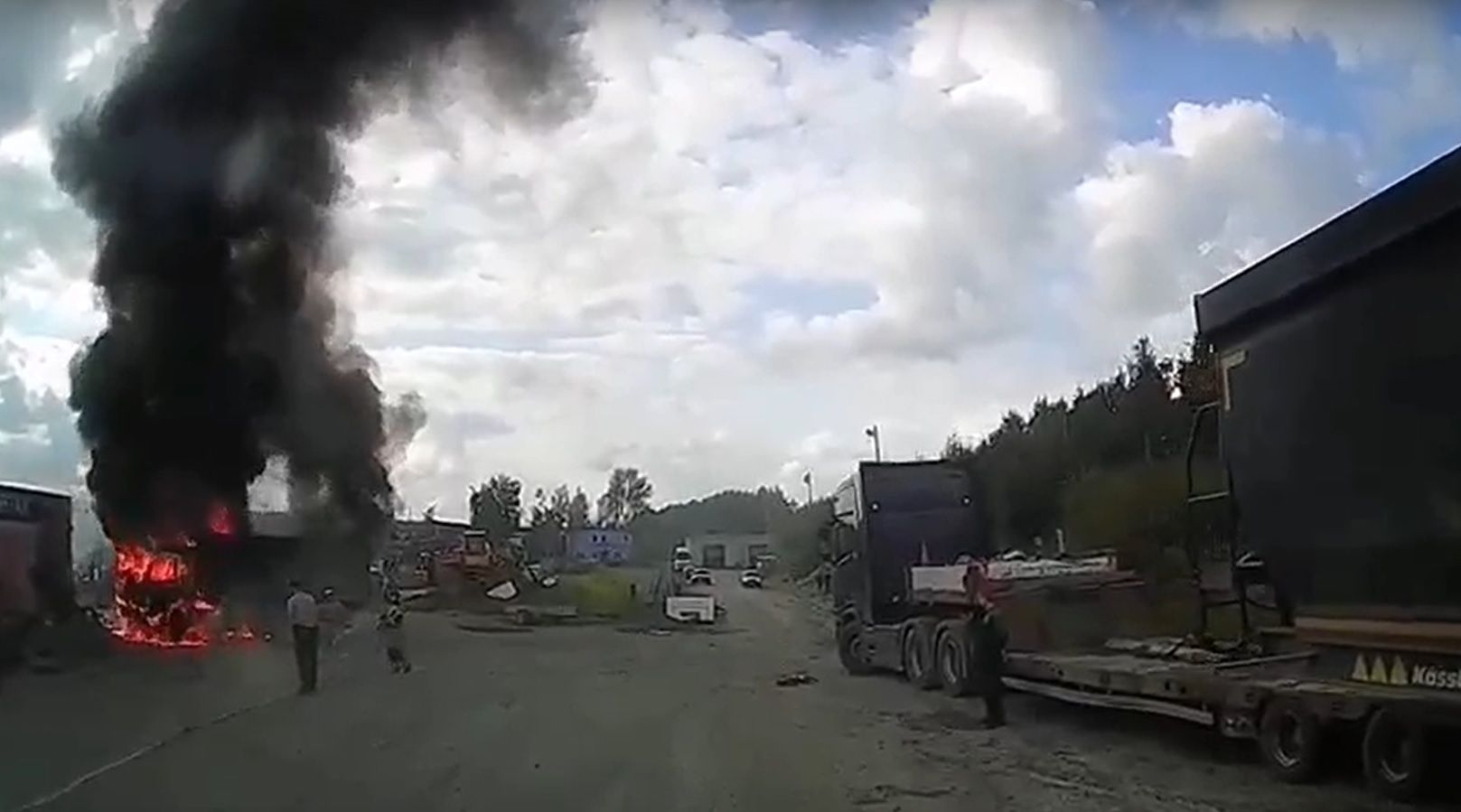 На выезде из Петрозаводска сгорел грузовик