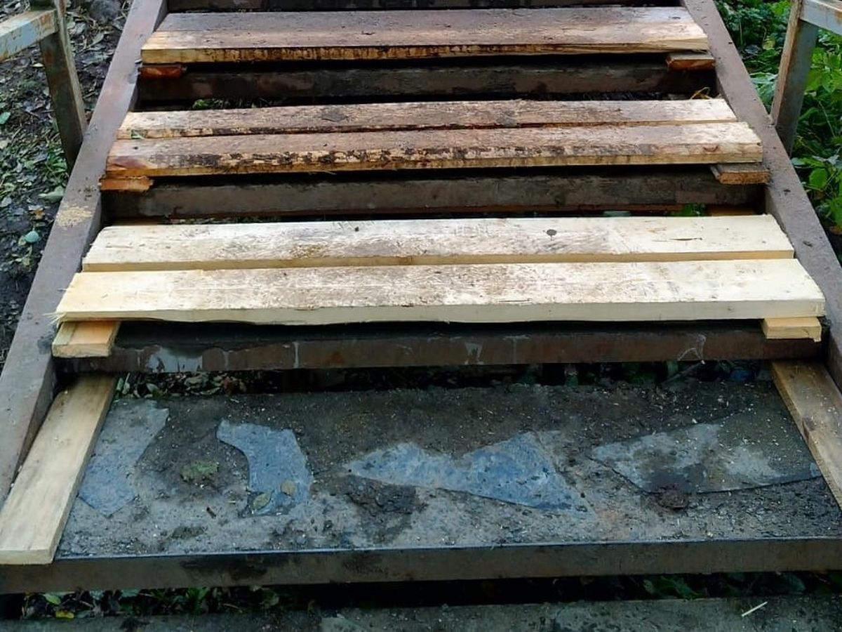 Лестницу на Ключевой привели в порядок после обращения жителей