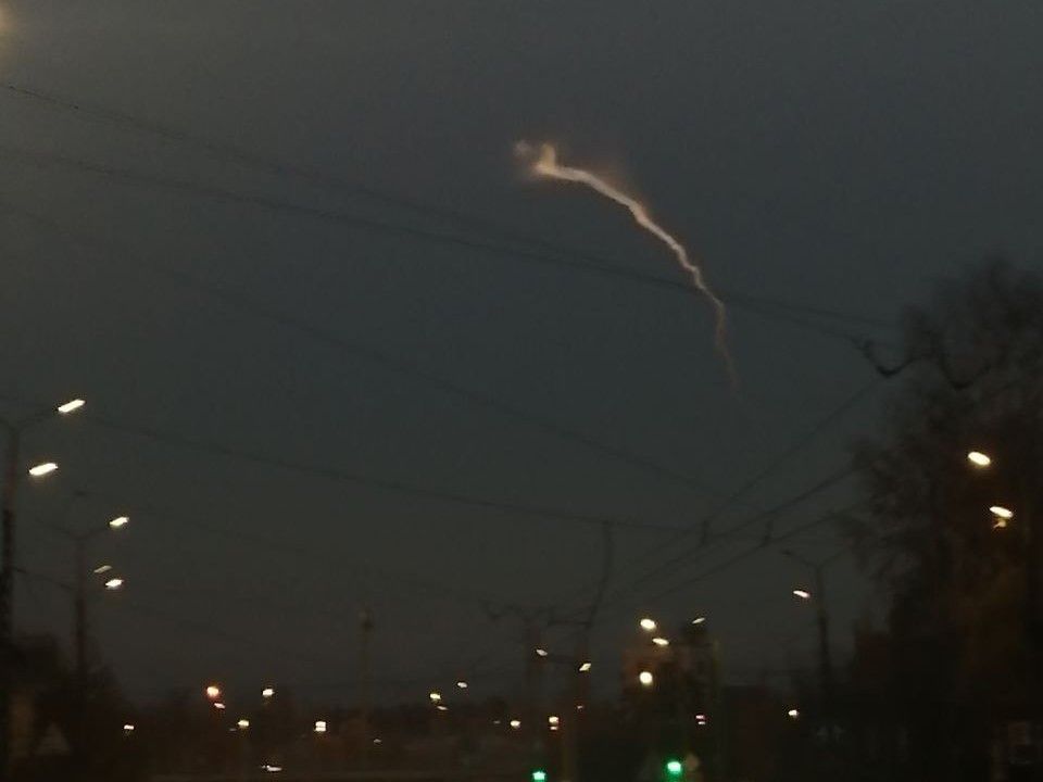 Жители гадают, что за явление они наблюдали в небе над Петрозаводском