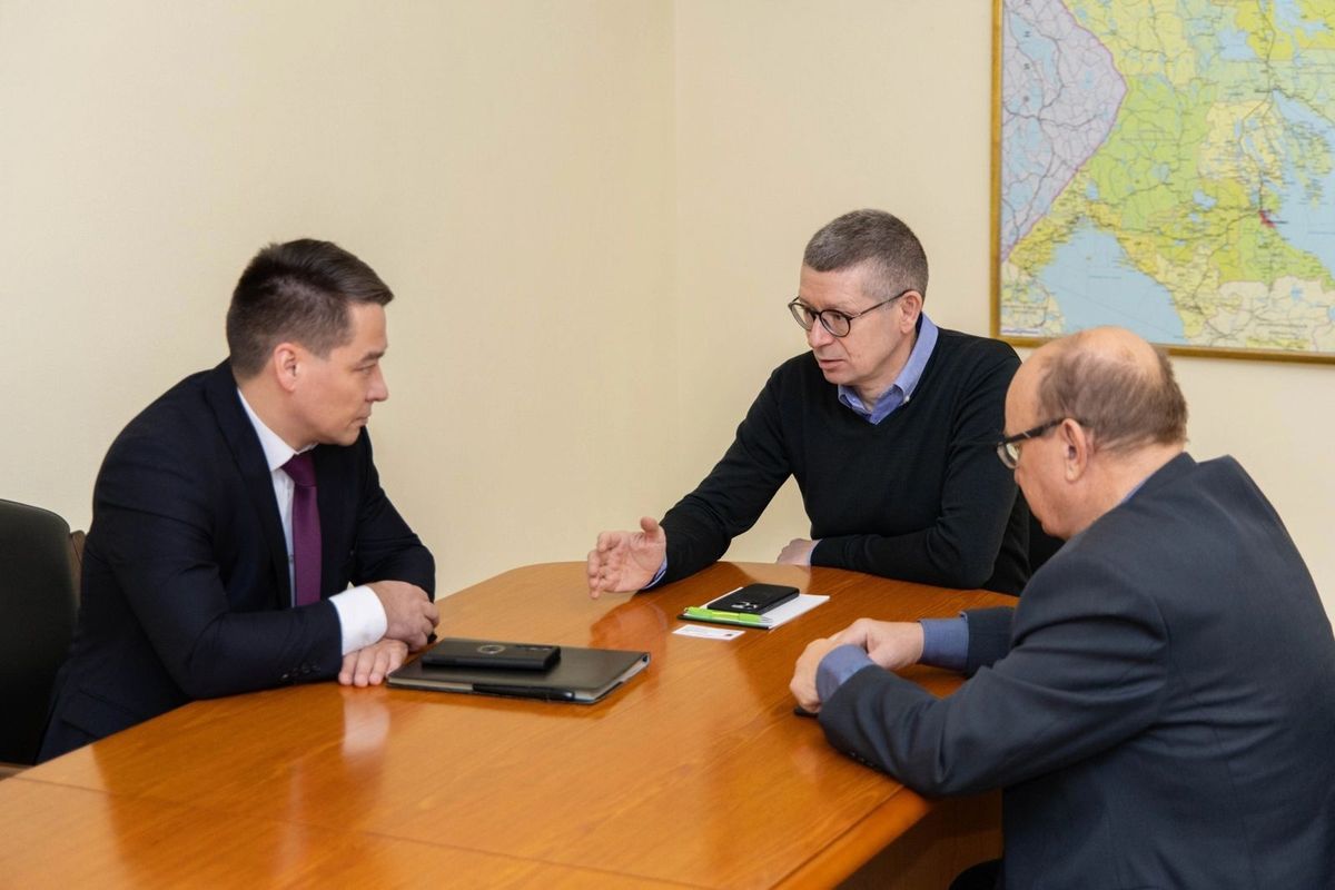Министр промышленности Карелии и председатель профильного комитета в Заксобрании договорились о сотрудничестве