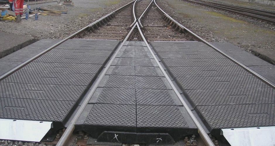 В Петрозаводске 26-летний молодой человек погиб от удара током на крыше вагона