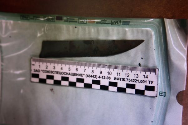 В Петрозаводске рецидивист после освобождения из тюрьмы напал с ножом на молодого мужчину