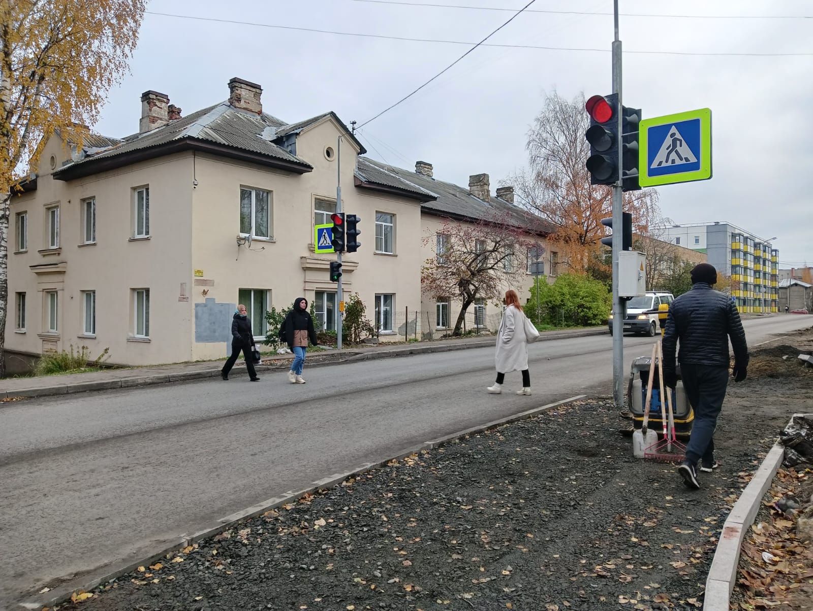 Пешеходный переход оборудовали светофором на Перевалке