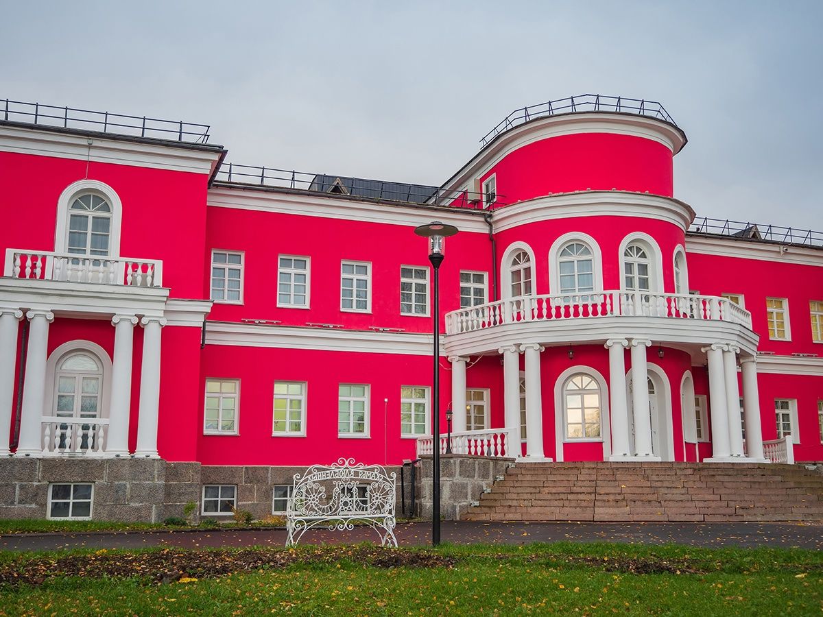 Молодоженам до 35 лет предлагают выплачивать по 10 тысяч рублей