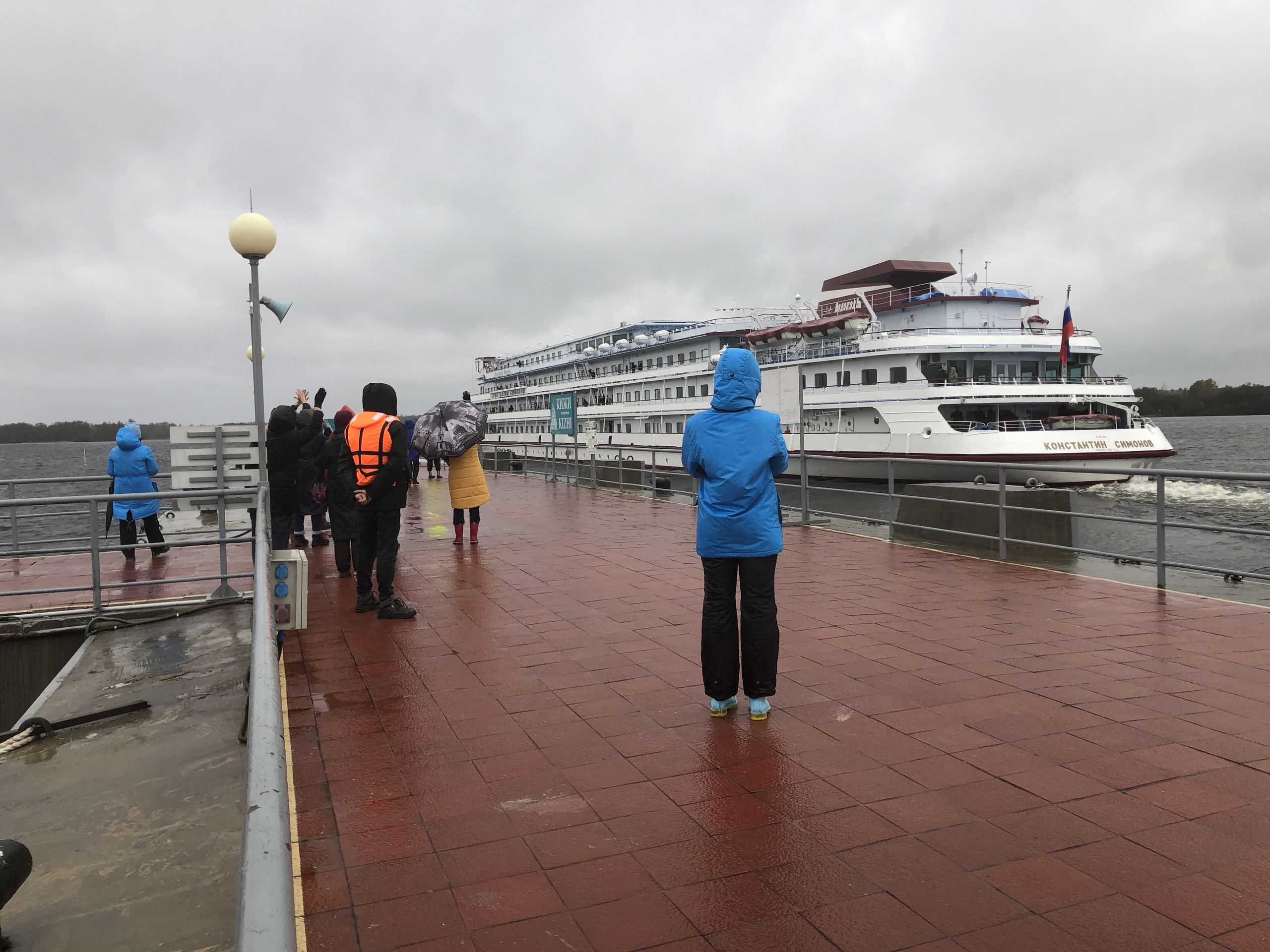 На острове Кижи проводили последний в этом сезоне теплоход