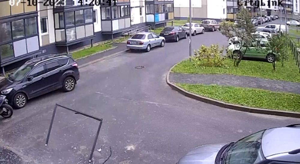 В жилом комплексе на Древлянке вновь выпала оконная рама