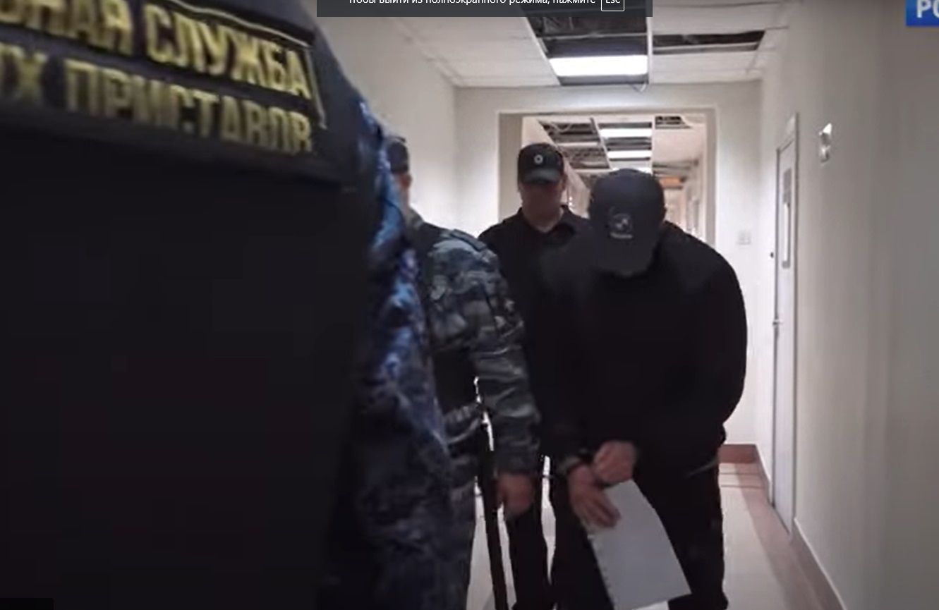 Суд оставил за решеткой мужчину, который напал на подростков в Петрозаводске