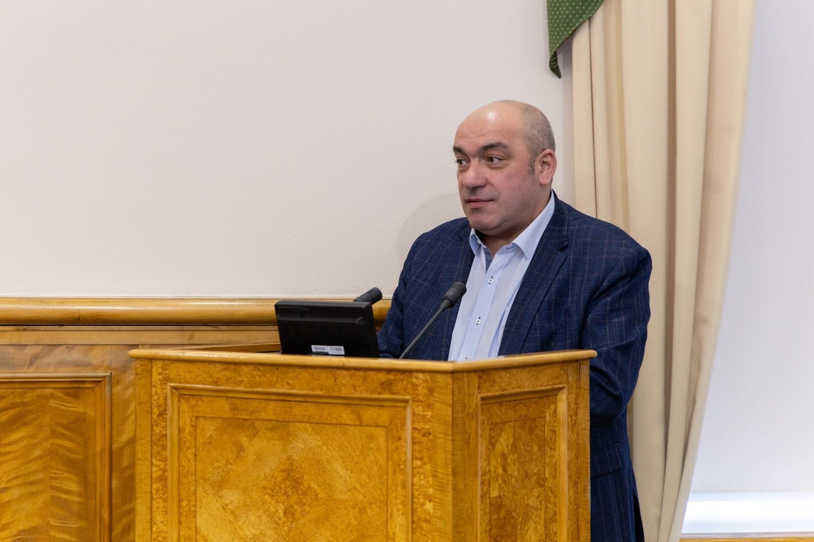 Новый директор Карельского управления почты рассказал депутатам парламента, какие проблемы он видит в республике и как намерен их решить