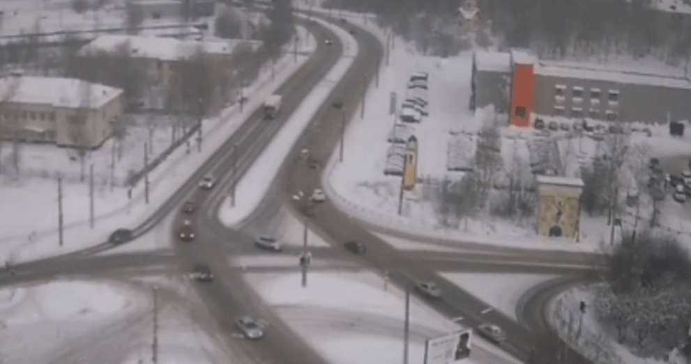 Несколько автомобилей столкнулись в Петрозаводске