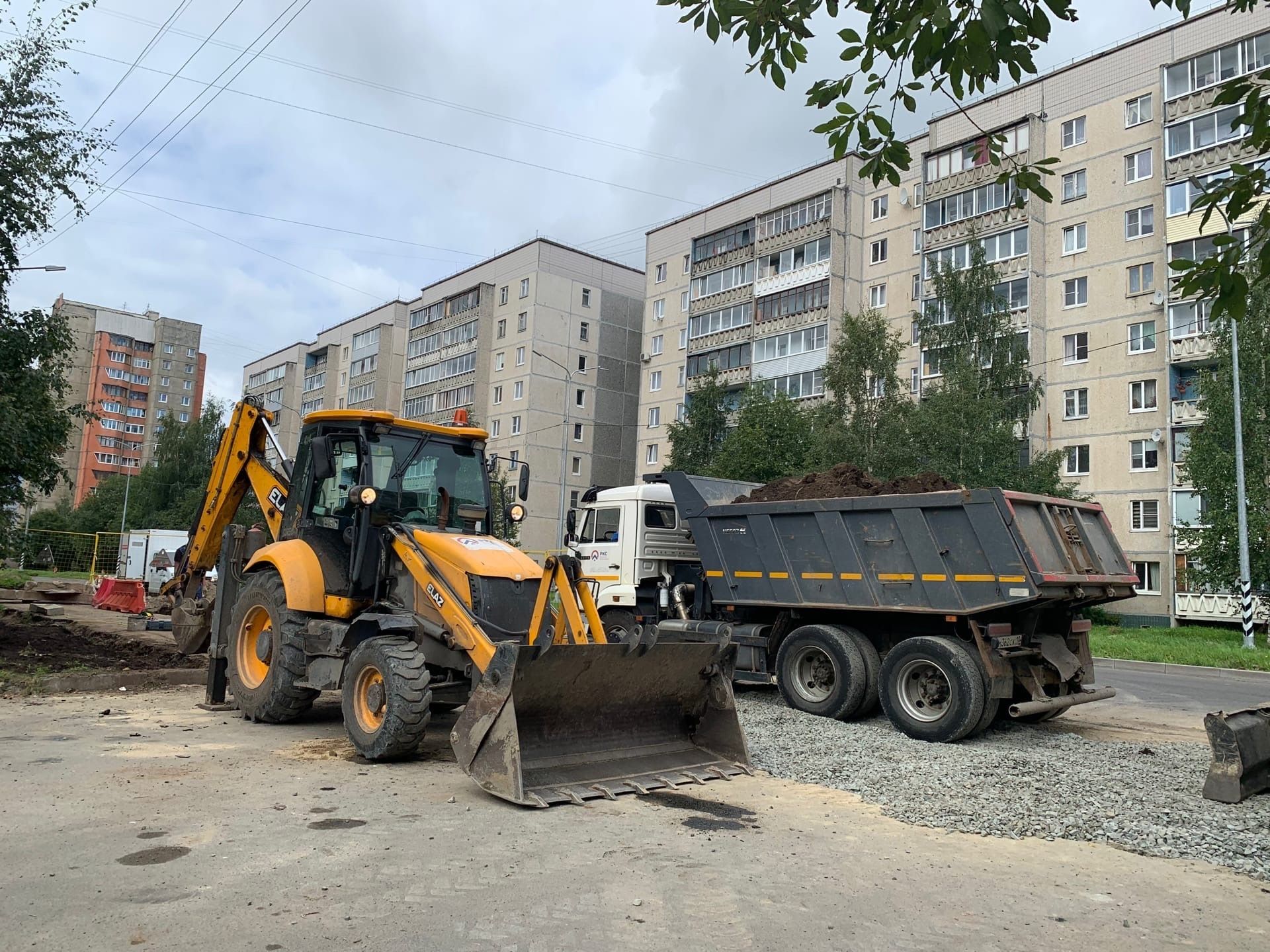 Коммунальщики после работ на сетях благоустроили более 200 городских территорий