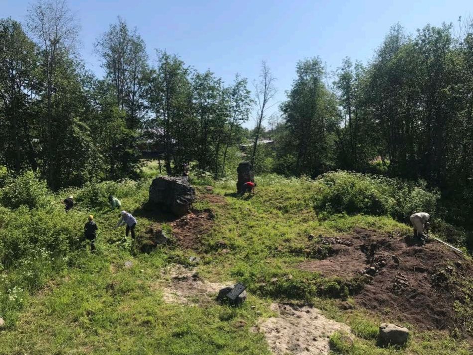 Карельские ученые обнаружили основание доменного двора Петровского железоделательного завода в Повенце