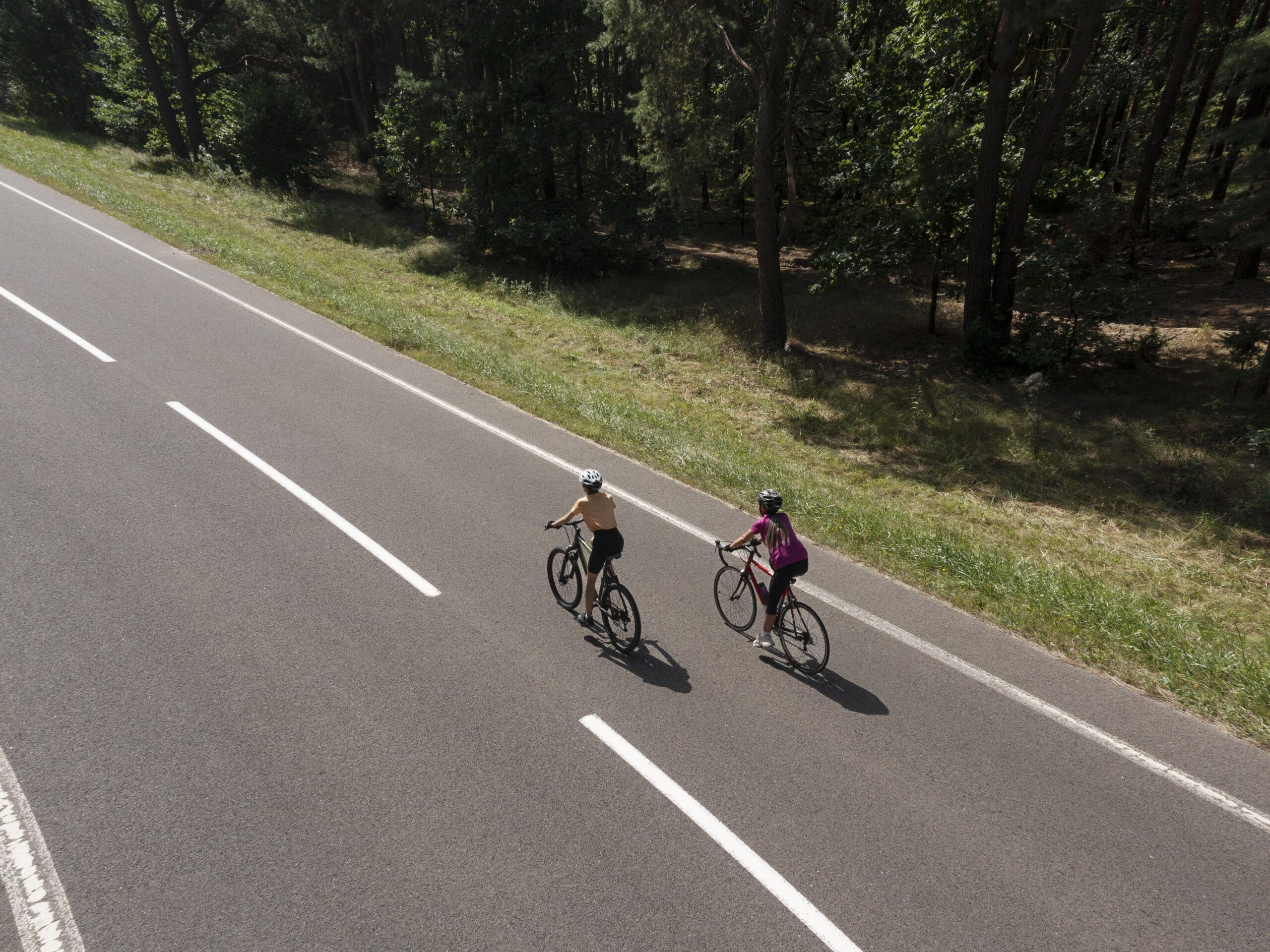 Финляндия запретила пересекать границу с Россией на велосипедах