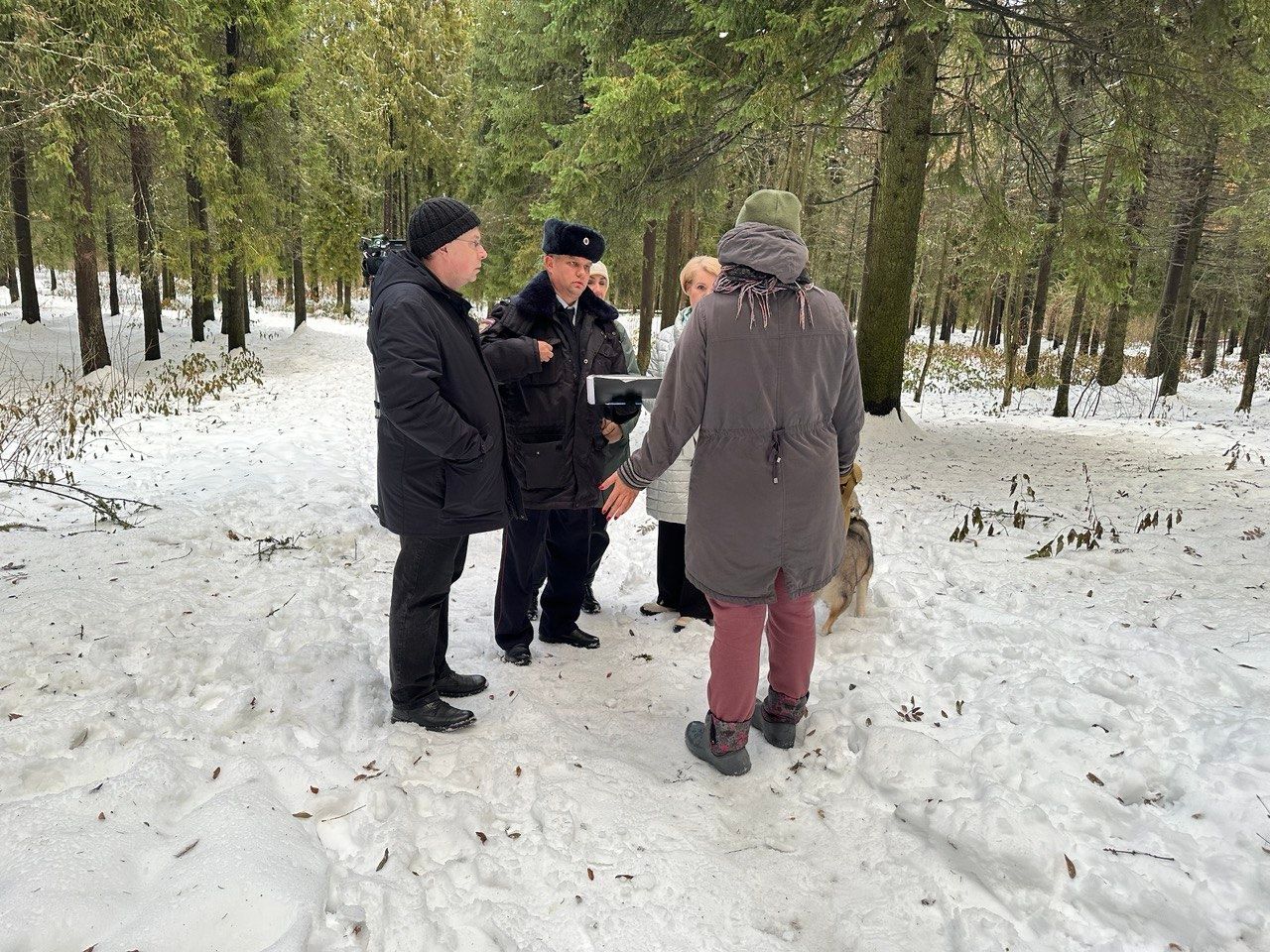 Владельцев собак, нарушающих правила выгула животных, ловили в парке Беличий остров