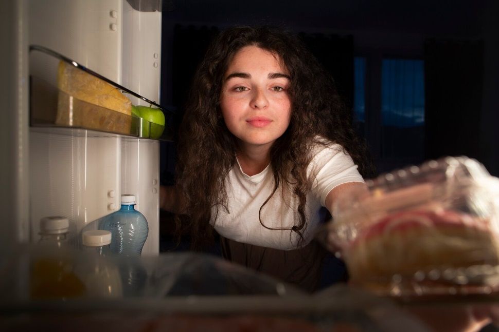 Жительница Карелии год воровала у соседки продукты, деньги и разные вещи