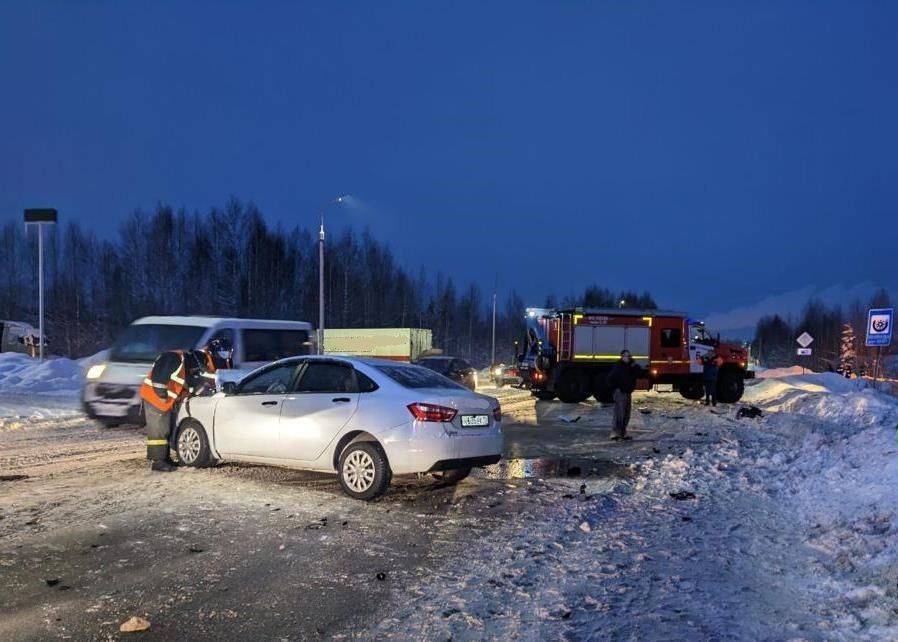 Стали известны подробности тройного ДТП в Костомукше