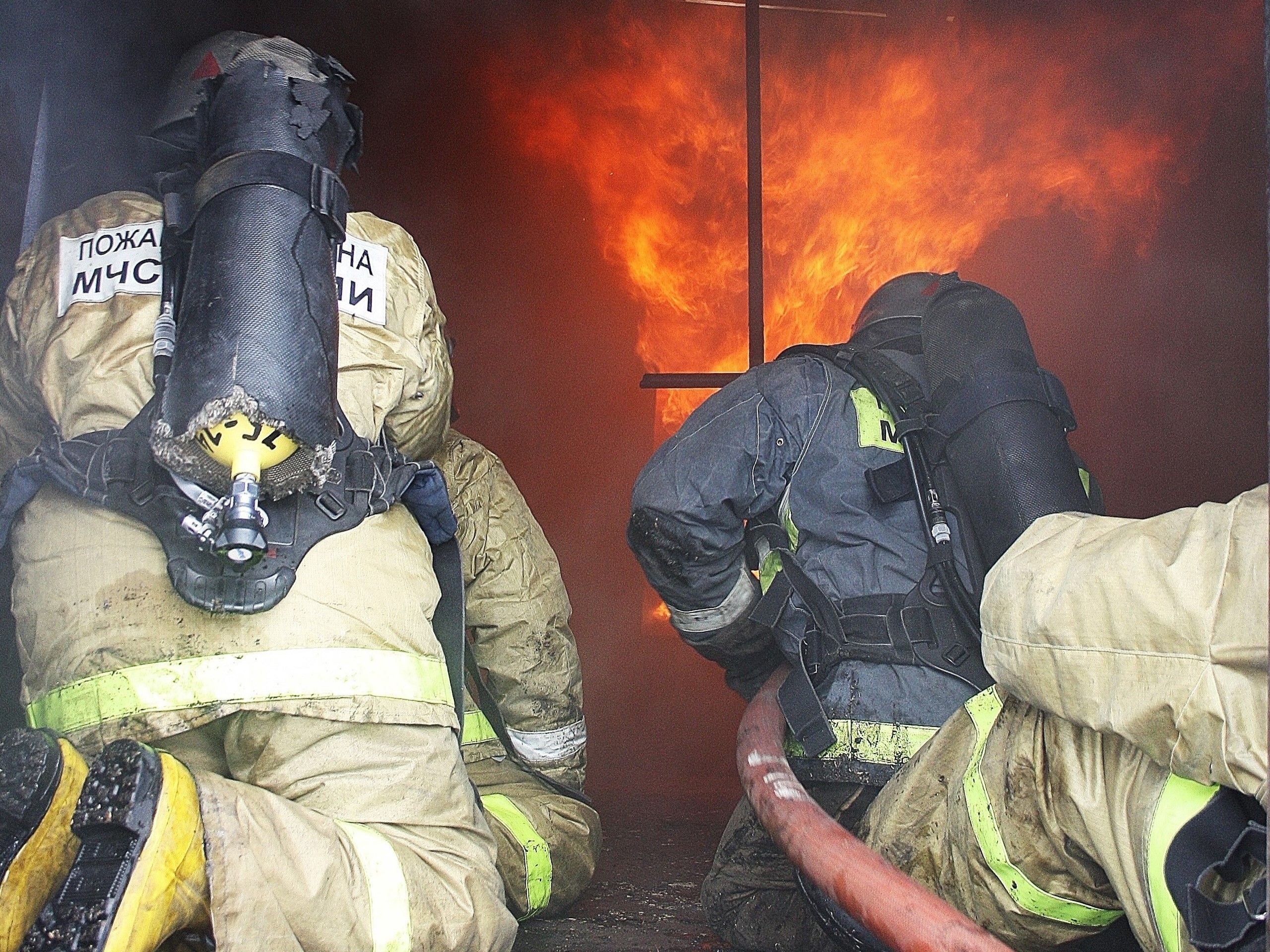 7 человек спасли из горящего дома в Приладожье