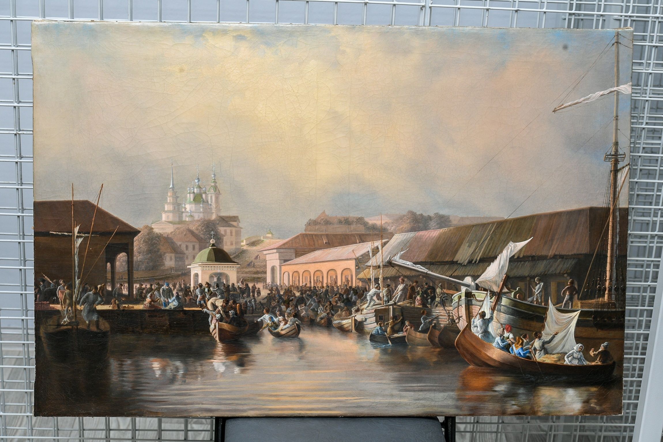 Современное оборудование помогает музею ИЗО реставрировать картины