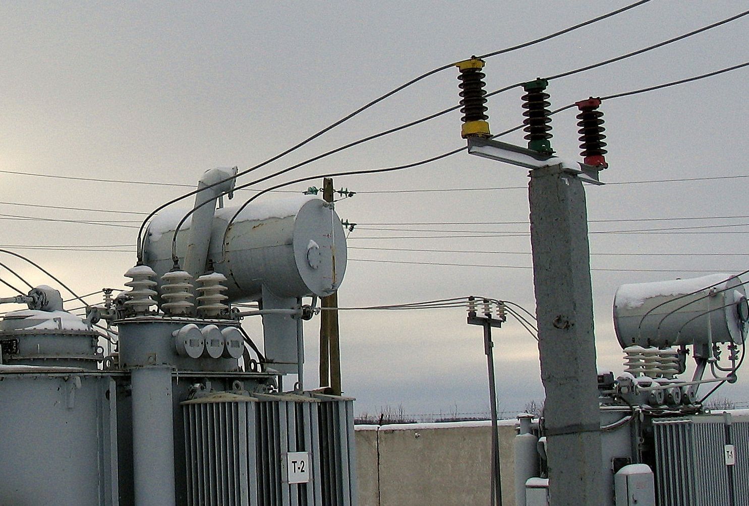 Энергетики устраняют последствия крупной аварии на сетях в Петрозаводске