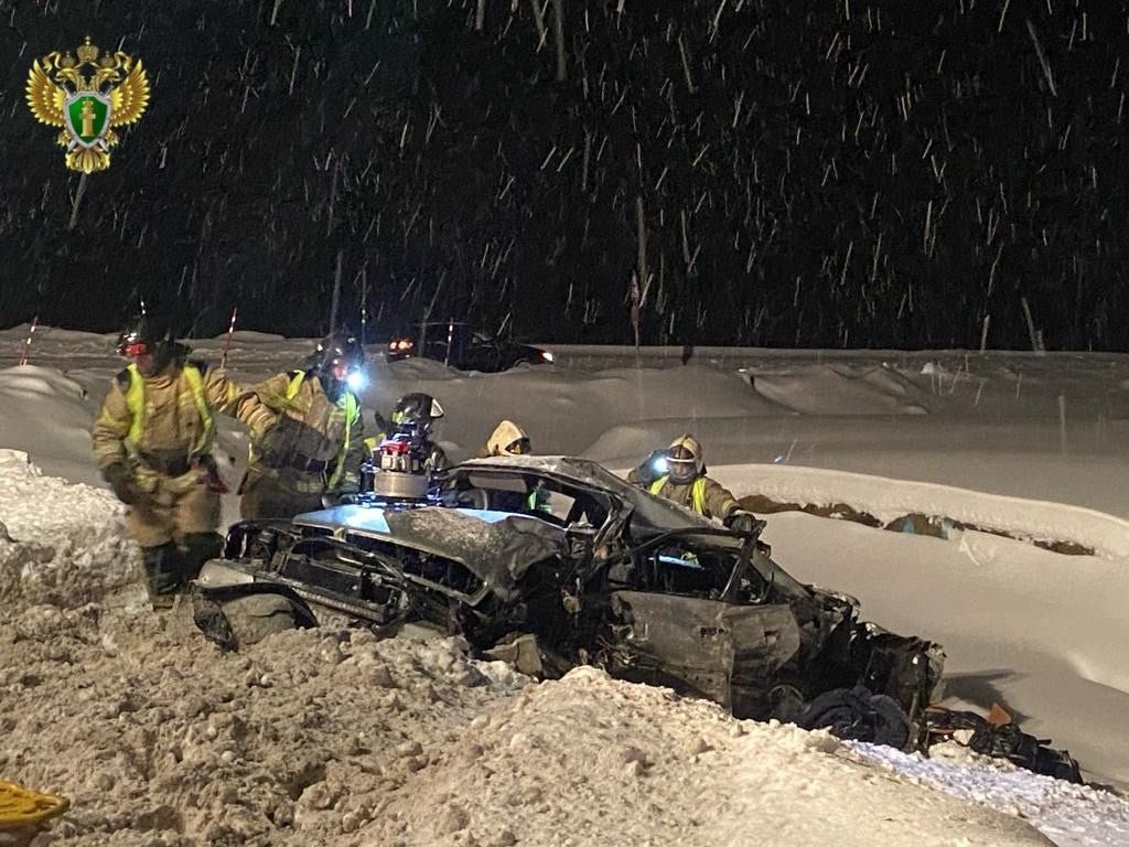 Водитель легкового автомобиля погиб в жестком столкновении с грузовиком под Петрозаводском