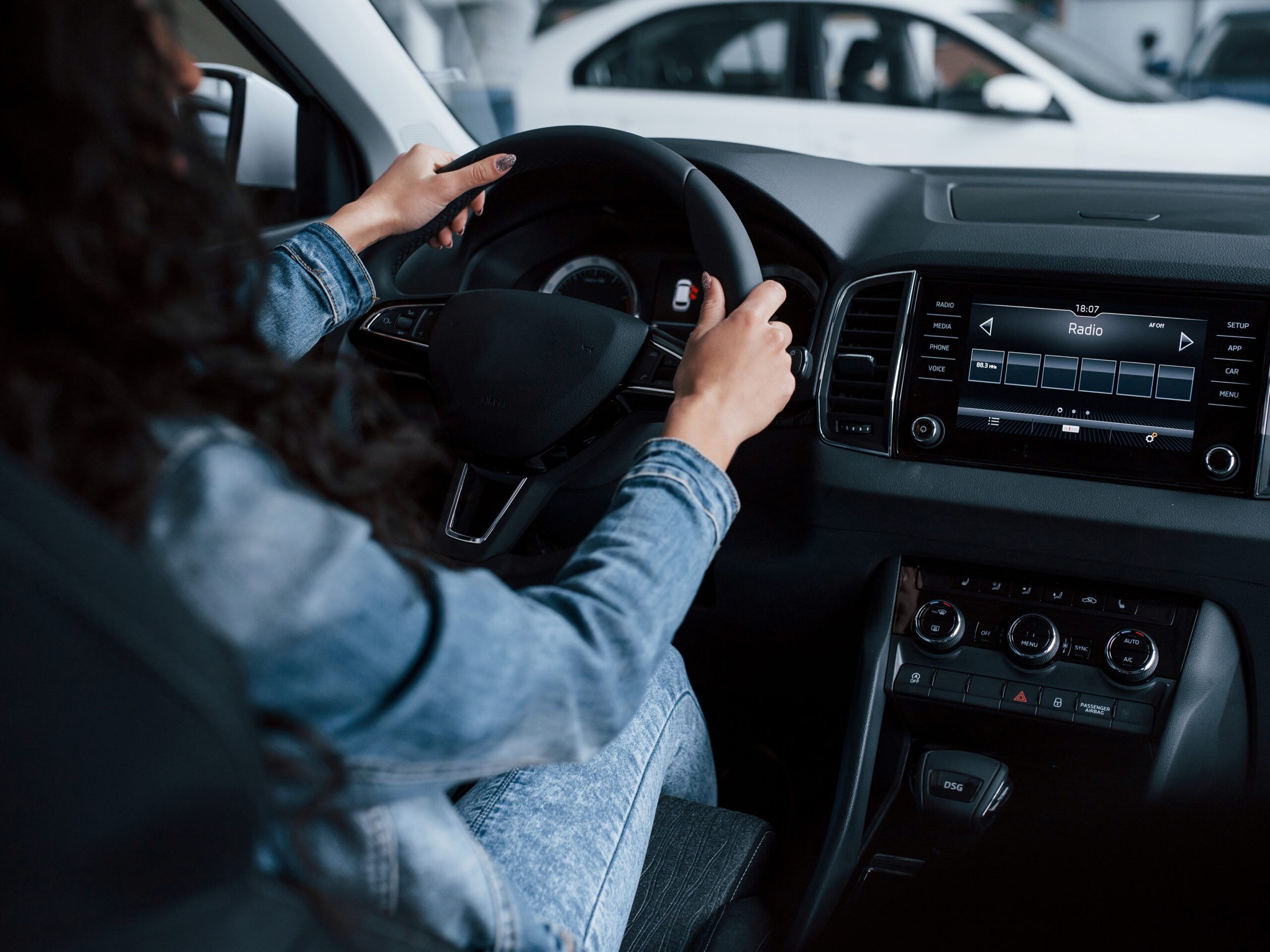 Женщина-водитель сбила пешехода и уехала с места ДТП