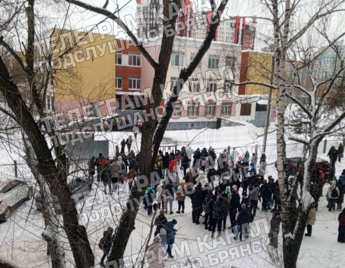 Восьмиклассница устроила стрельбу в брянской гимназии Восьмиклассница устроила стрельбу в брянской гимназии