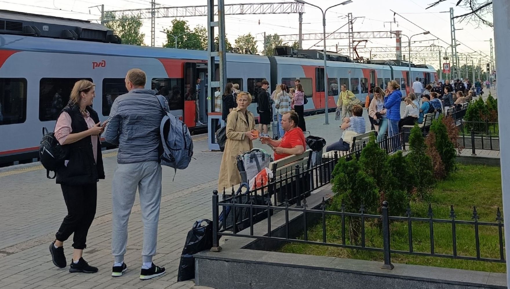 Стало известно, сколько жителей Карелии уехали за границу в 2023 году и из каких регионов приезжают в республику