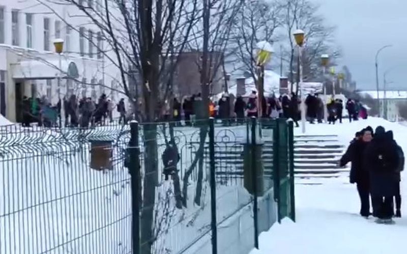 В Петрозаводске снова массово эвакуируют школы из-за сообщений о минировании