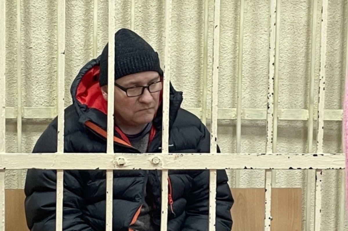 Суд смягчил меру пресечения отцу школьницы, которая устроила стрельбу в брянской гимназии