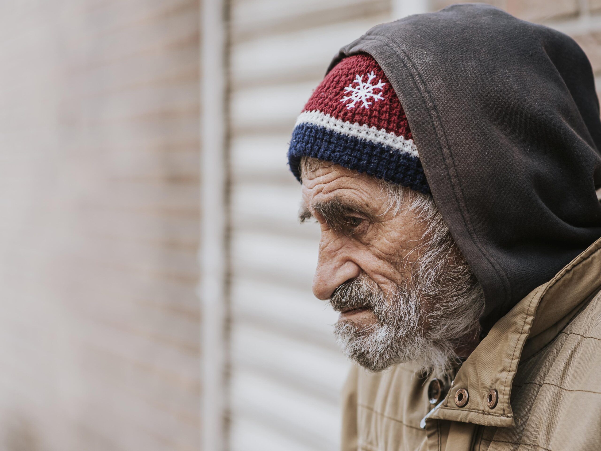 Волонтер отряда «ЛизаАлерт» помогла случайному прохожему