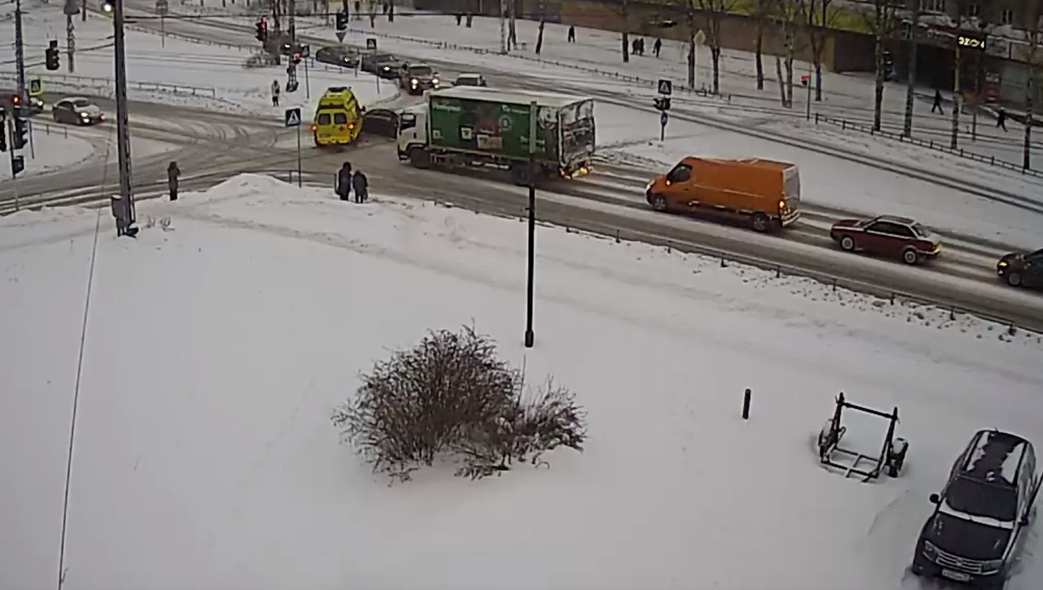 В столкновении «скорой» и легкового автомобиля в Петрозаводске пострадала медик