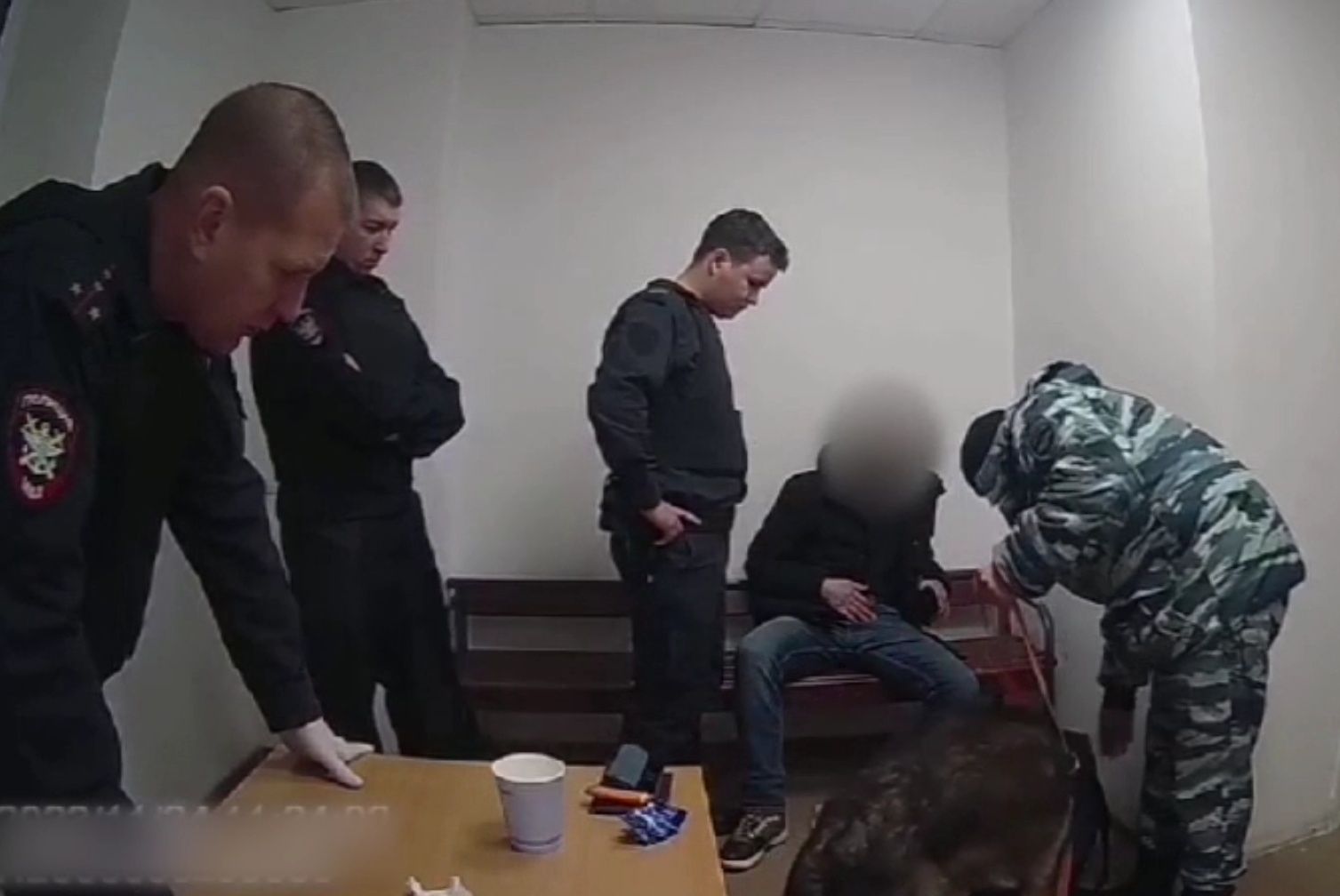 На вокзале в Петрозаводске задержали новосибирца со свертком наркотиков