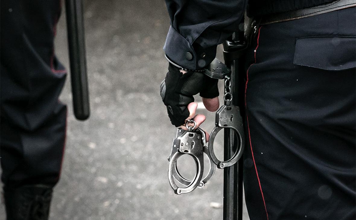 Мошенники из Петрозаводска под видом силовиков предложили бизнесмену покровительство за деньги