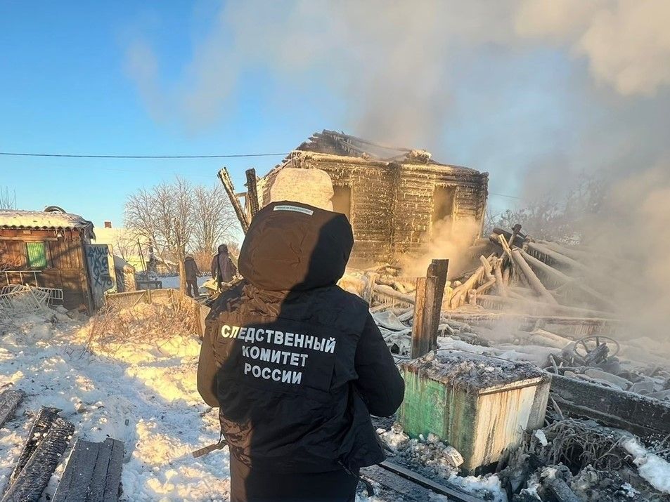 Следователи начали проверку по факту гибели женщины на пожаре