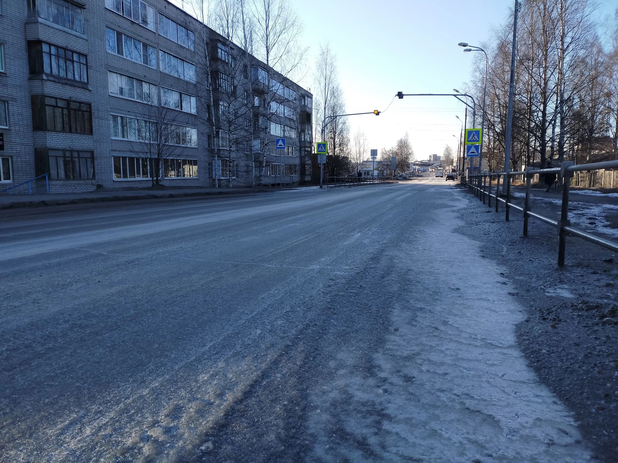 В ГИБДД Петрозаводска предупредили водителей о гололеде