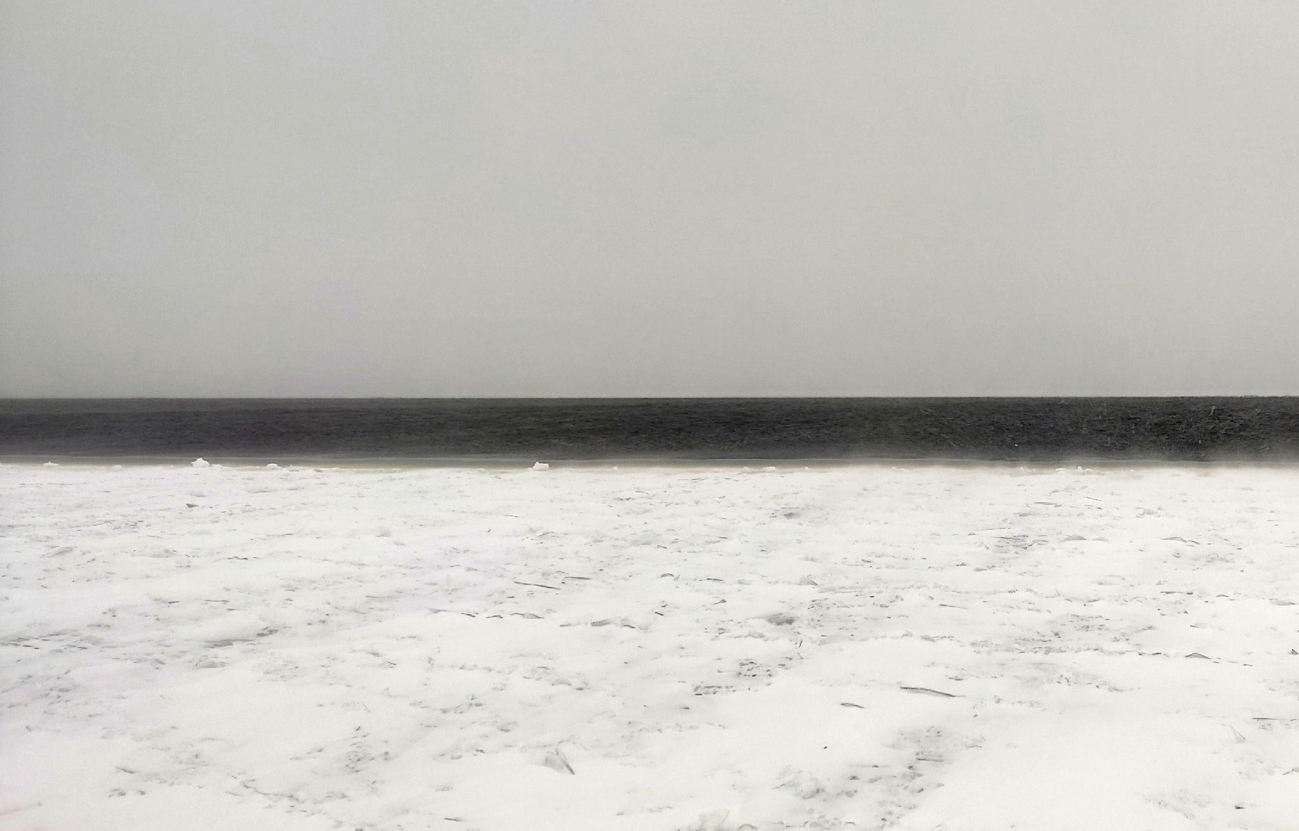 Рыбаков предупредили, что на Онежском озере образовалась опасная трещина