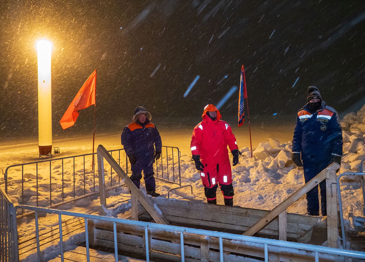 Пьяную компанию не пустили на купания в Петрозаводске