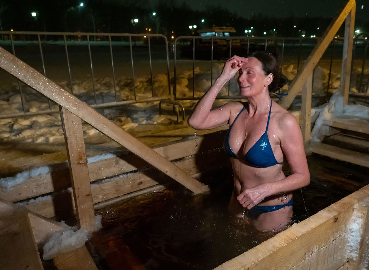 Как прошли Крещенские купания в Петрозаводске. Большой фоторепортаж Игоря Подгорного